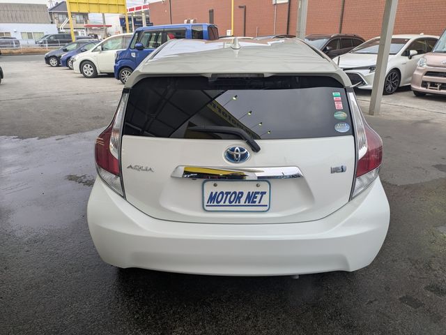 TOYOTA AQUA 2017 Image 31