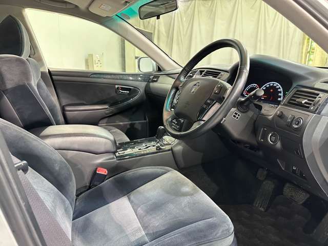 TOYOTA CROWN SEDAN 2005 Image 31