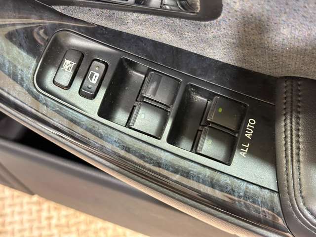 TOYOTA CROWN SEDAN 2005 Image 31