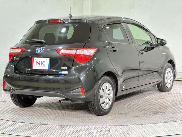 TOYOTA VITZ 2017 Image 31