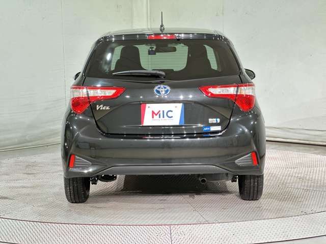 TOYOTA VITZ 2017 Image 31