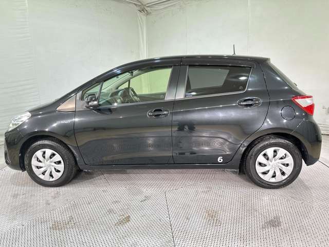 TOYOTA VITZ 2017 Image 31