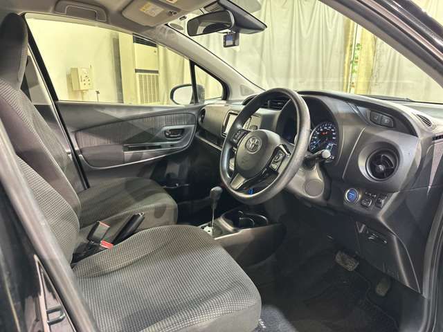 TOYOTA VITZ 2017 Image 31