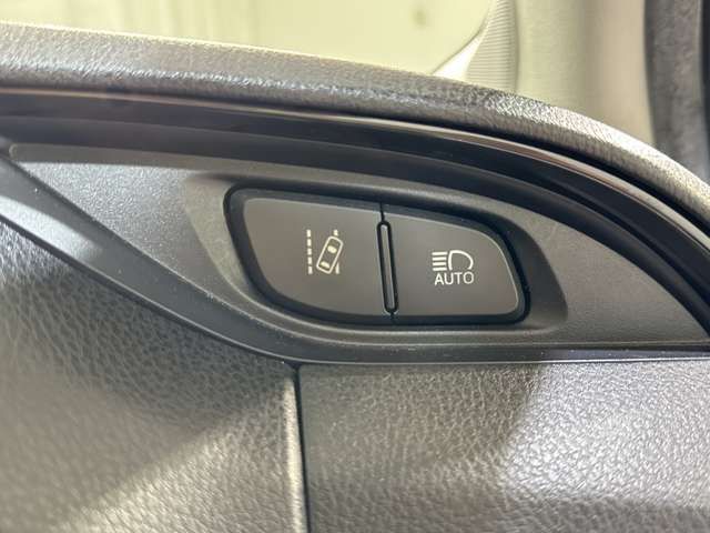 TOYOTA VITZ 2017 Image 31