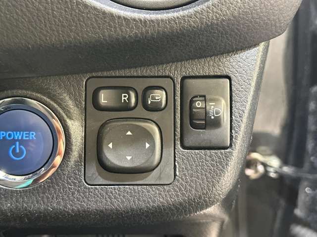 TOYOTA VITZ 2017 Image 31