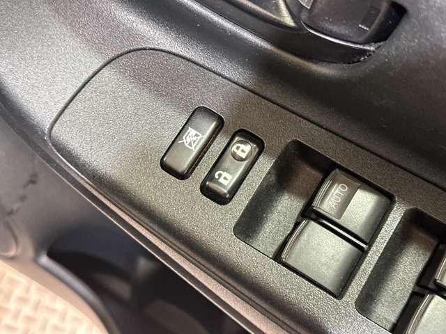 TOYOTA VITZ 2017 Image 31