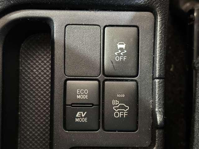 TOYOTA VITZ 2017 Image 31