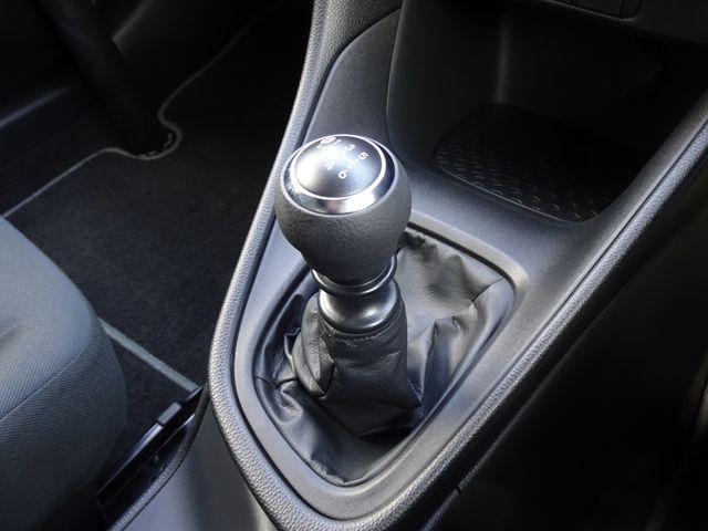 TOYOTA YARIS 2024 Image 31