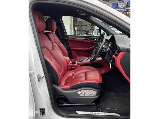 PORSCHE MACAN 2019 Image 31