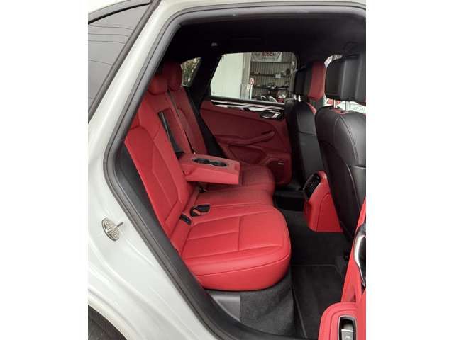 PORSCHE MACAN 2019 Image 31