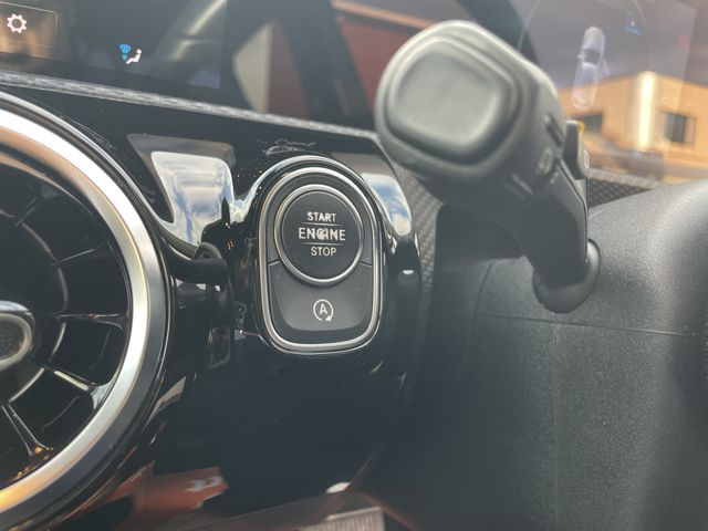 MERCEDES BENZ A CLAS 2019 Image 31