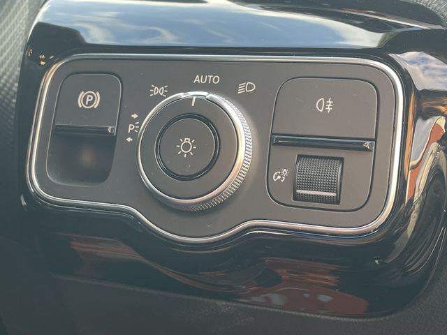 MERCEDES BENZ A CLAS 2019 Image 31