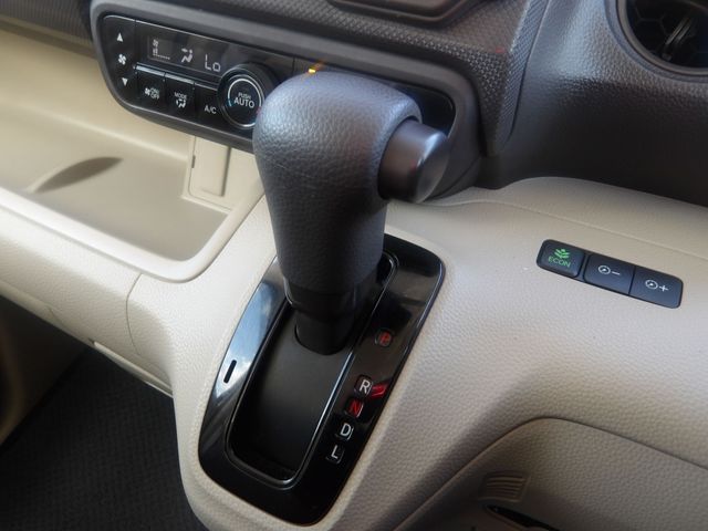 HONDA N BOX 2020 Image 31