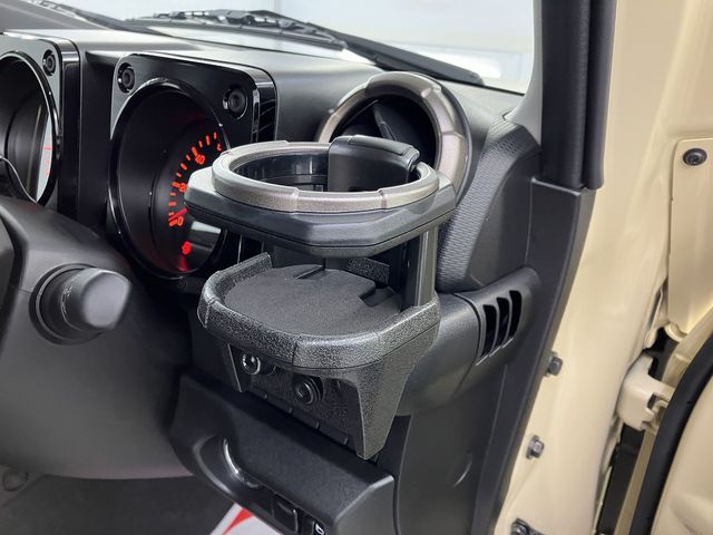 SUZUKI JIMNY 4WD 2024 Image 31