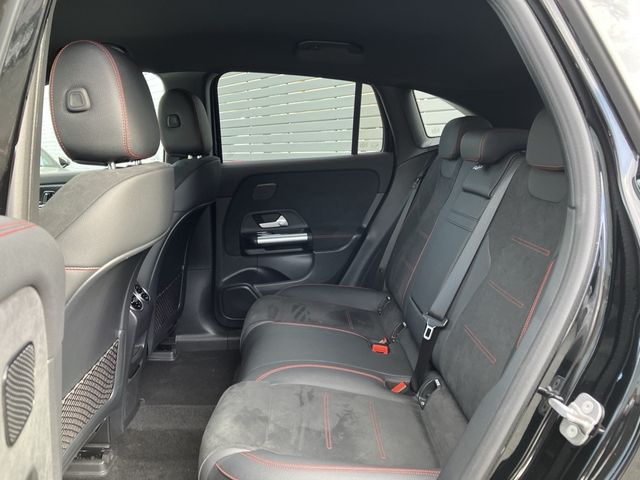 MERCEDES BENZ EQA 2024 Image 31