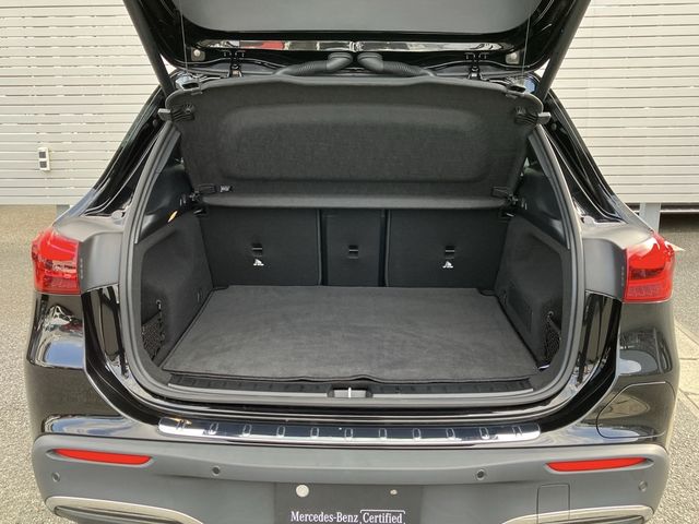 MERCEDES BENZ EQA 2024 Image 31