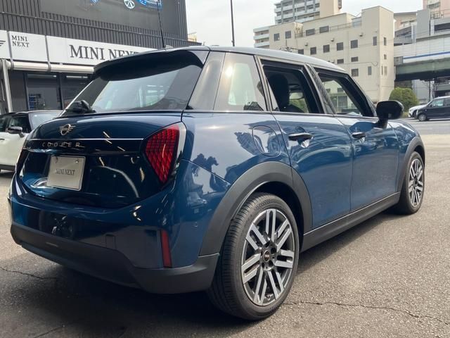 BMW MINI COOPER 5DOOR 2025 Image 31