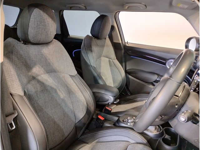 BMW MINI COOPER S 5DOOR 2024 Image 31