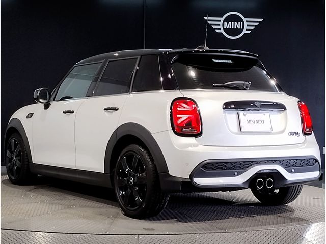 BMW MINI COOPER S 5DOOR 2024 Image 31