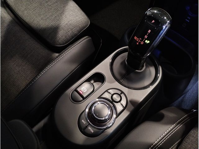 BMW MINI COOPER S 5DOOR 2024 Image 31