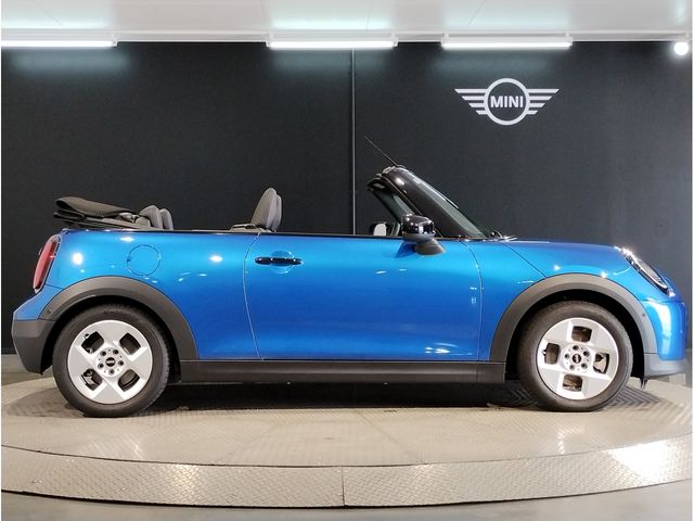 BMW MINI COOPER OPEN 2025 Image 31