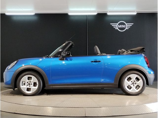 BMW MINI COOPER OPEN 2025 Image 31