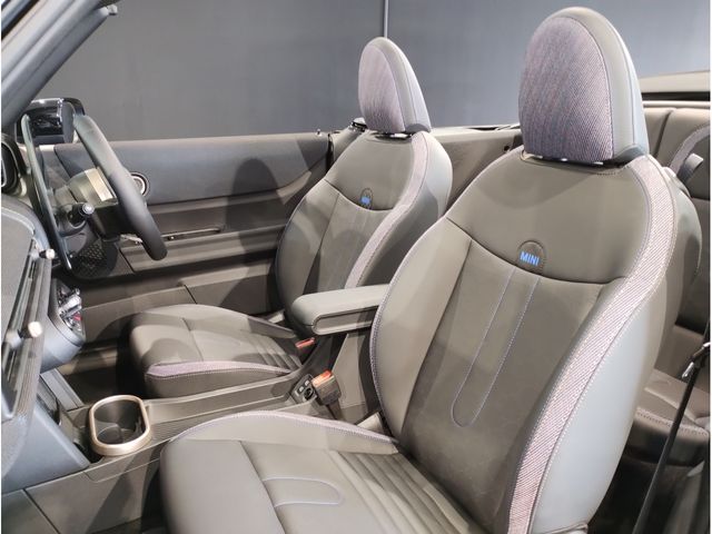 BMW MINI COOPER OPEN 2025 Image 31