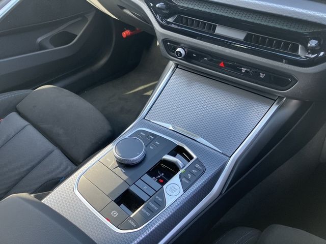 BMW 3SERIES TOURING 2024 Image 31