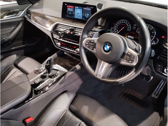 BMW 5SERIES SEDAN 2017 Image 31