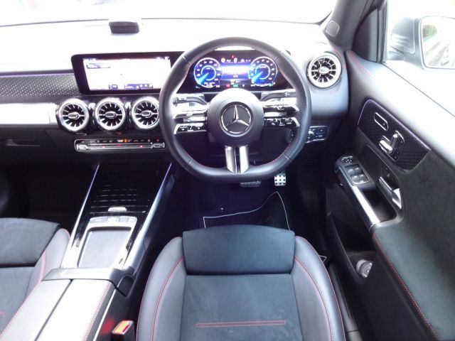 MERCEDES BENZ EQB 2024 Image 31