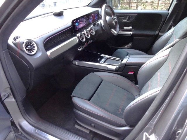 MERCEDES BENZ EQB 2024 Image 31