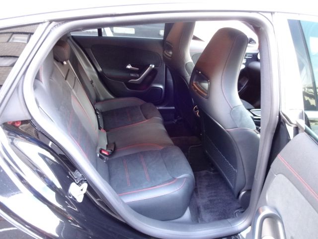 MERCEDES BENZ CLA SH 2024 Image 31