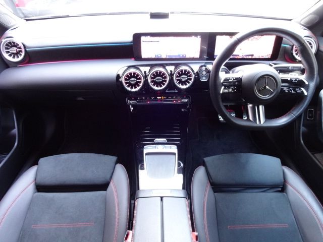 MERCEDES BENZ CLA SH 2024 Image 31