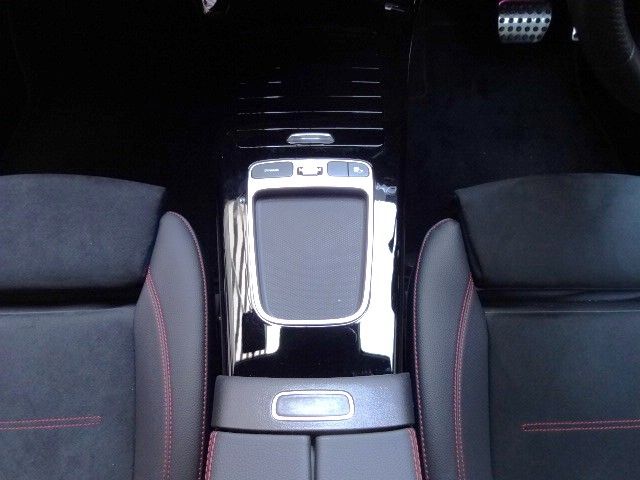 MERCEDES BENZ CLA SH 2024 Image 31