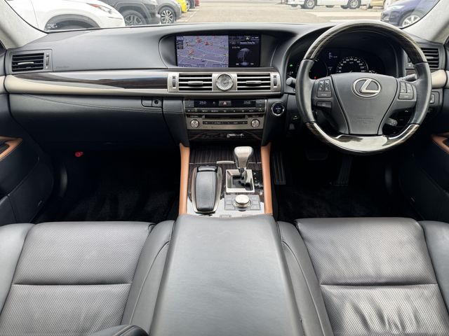 TOYOTA LEXUS LS600H 2013 Image 31