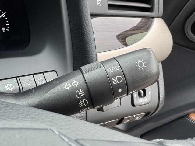 TOYOTA LEXUS LS600H 2013 Image 31