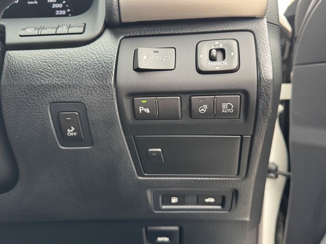 TOYOTA LEXUS LS600H 2013 Image 31