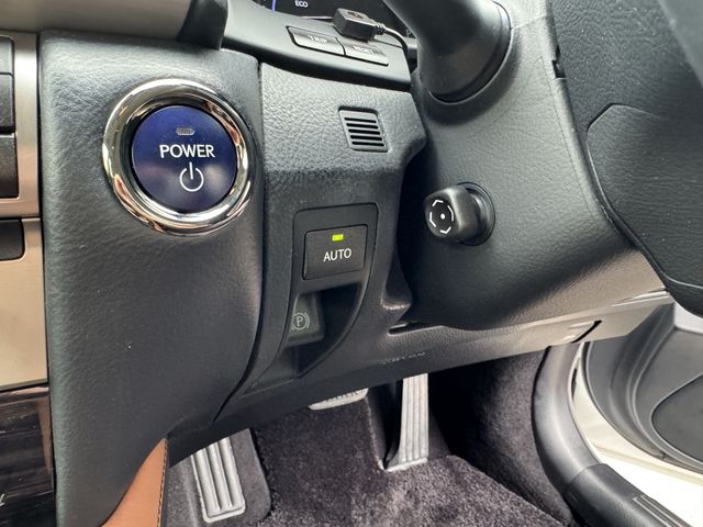 TOYOTA LEXUS LS600H 2013 Image 31