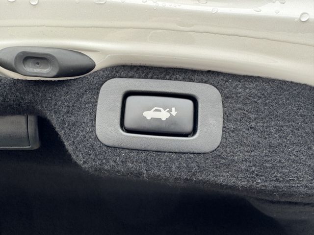 TOYOTA LEXUS LS600H 2013 Image 31