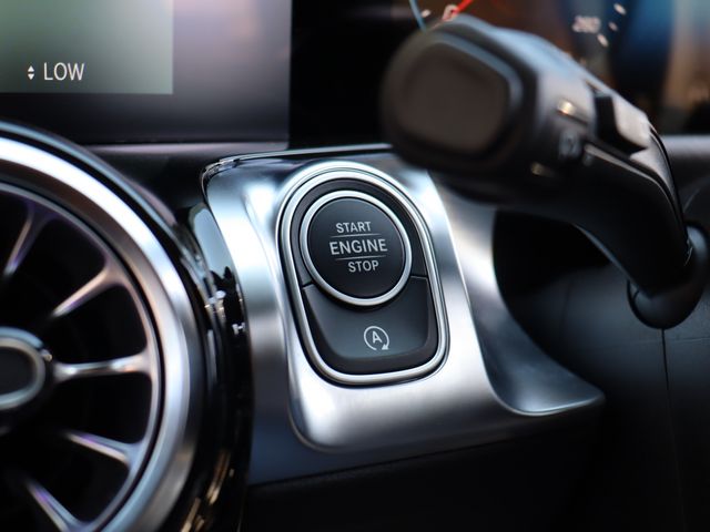 MERCEDES BENZ GLB 2023 Image 31