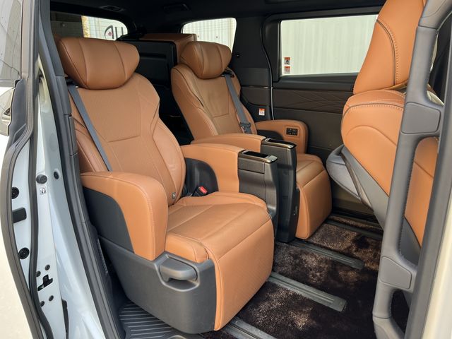 TOYOTA VELLFIRE 2025 Image 31