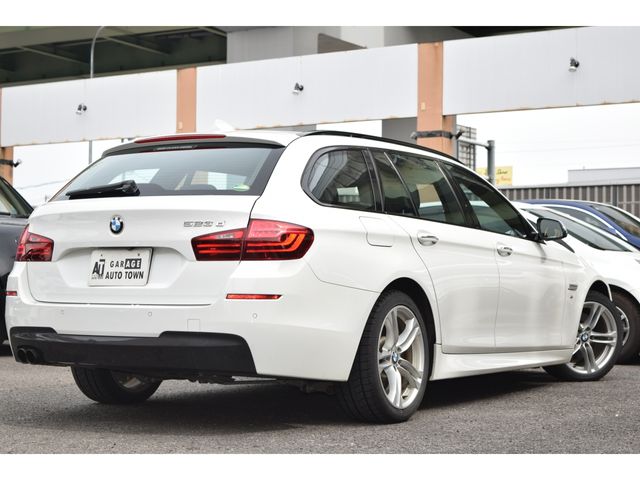 BMW 5SERIES TOURING 2015 Image 31