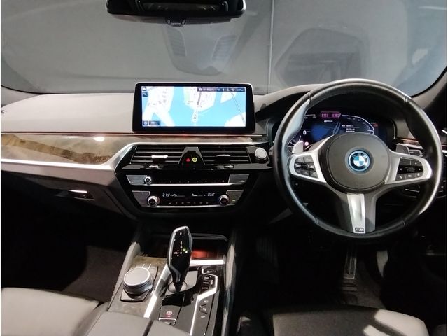 BMW 5SERIES SEDAN 2022 Image 31