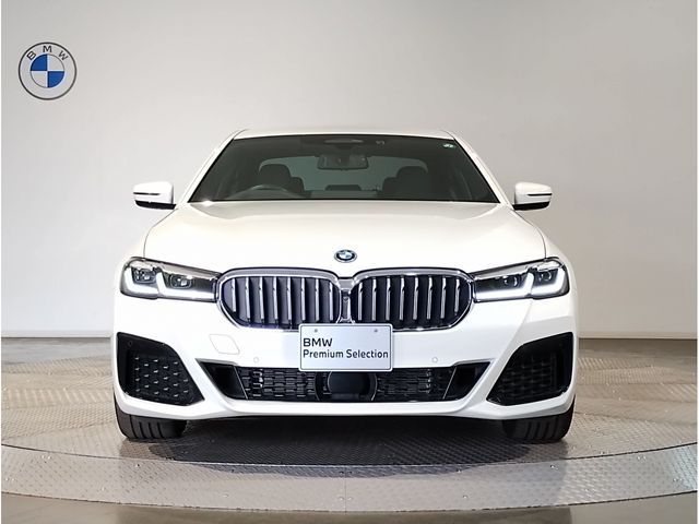 BMW 5SERIES SEDAN 2022 Image 31