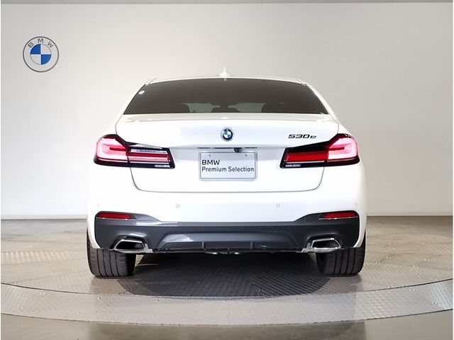 BMW 5SERIES SEDAN 2022 Image 31