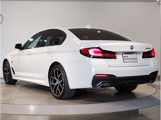 BMW 5SERIES SEDAN 2022 Image 31