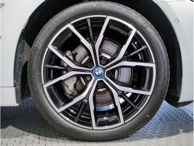 BMW 5SERIES SEDAN 2022 Image 31