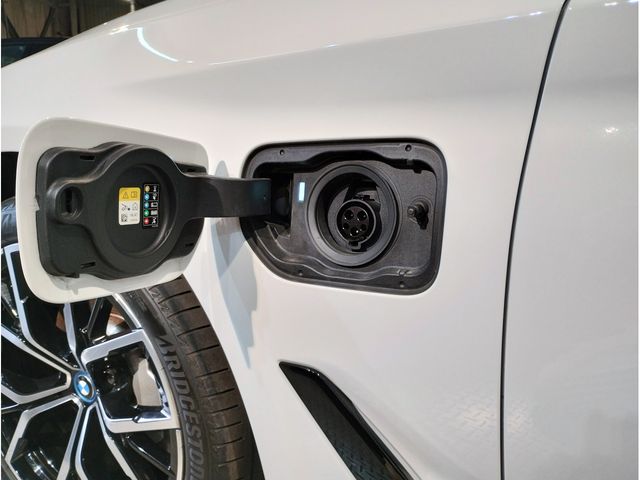 BMW 5SERIES SEDAN 2022 Image 31