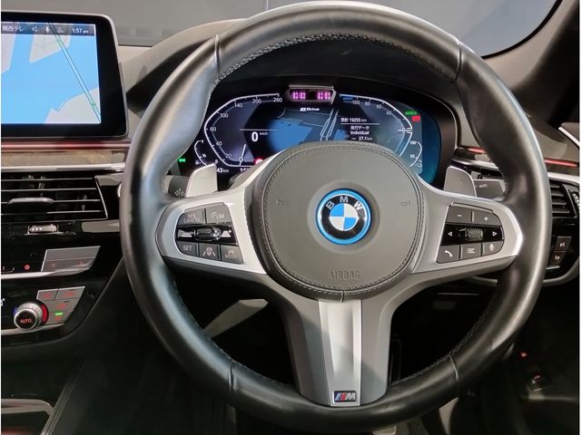 BMW 5SERIES SEDAN 2022 Image 31