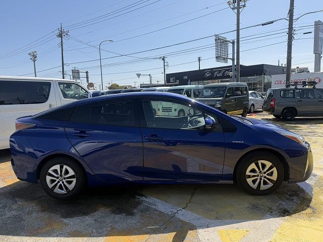 TOYOTA PRIUS 2017 Image 31